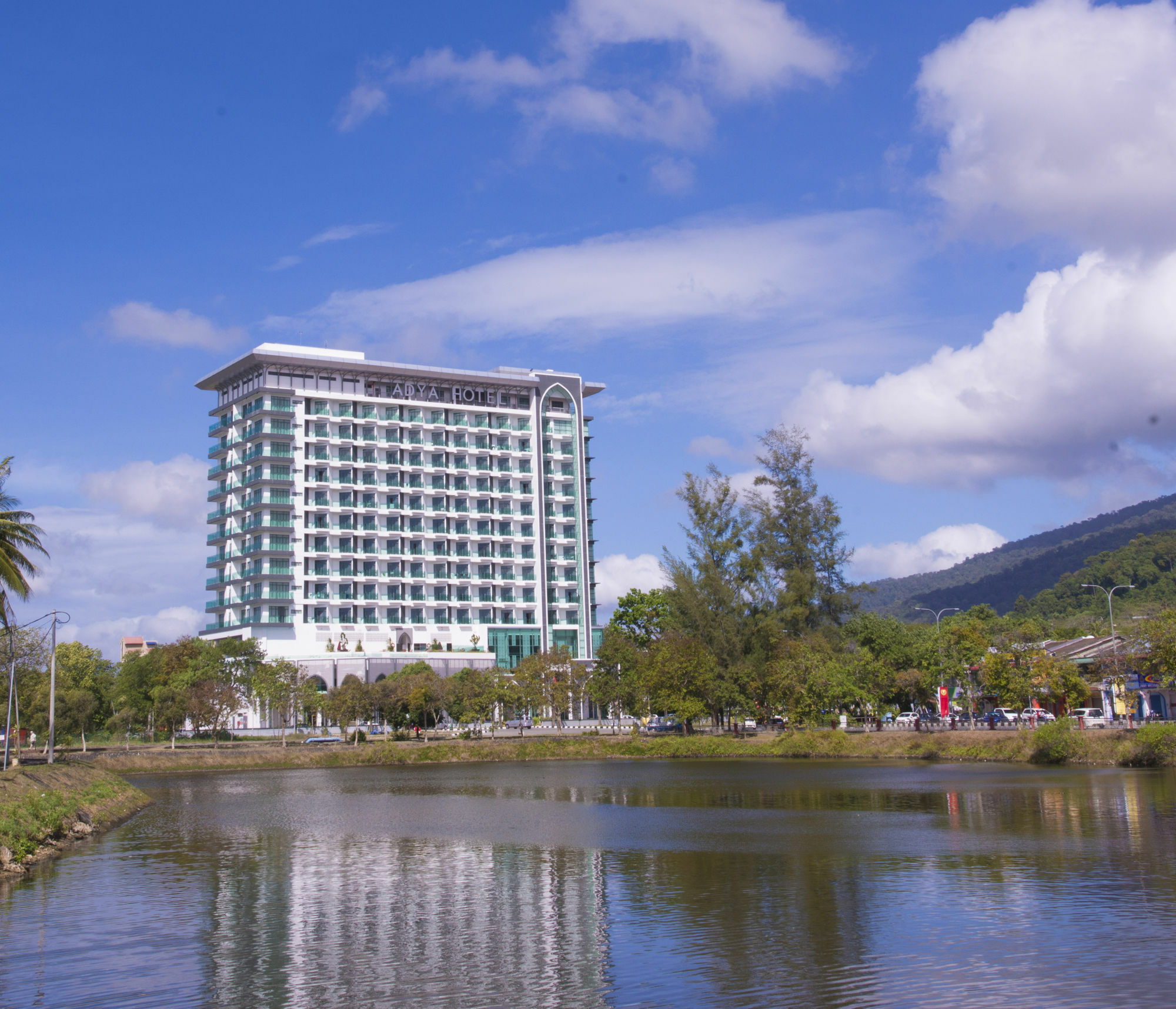 Adya Hotel Langkawi Kuah Exteriör bild